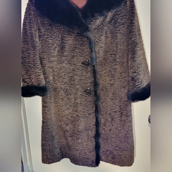 Sycamore Aristocrat Vintage 1970's Brown Faux Fur Women's Coat - Picture 2 of 12